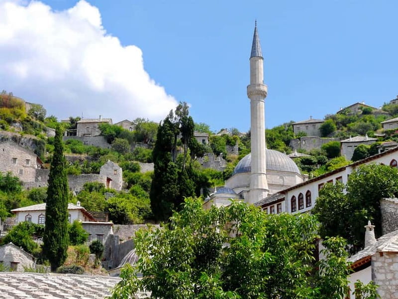From Dubrovnik: Mostar & Kravica Waterfalls Small-Group Tour - Leaving Dubrovnik and crossing into Bosnia