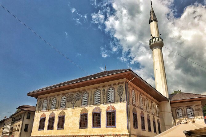 From Sarajevo: Travnik, Jajce, Pliva Lakes & Watermills Tour - Travnik’s old streets and painted mosque