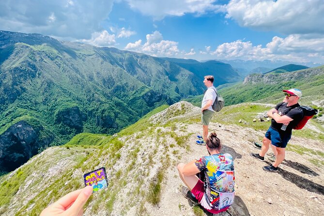 LUKOMIR VILLAGE HIKE & TREK TOUR (nature, hike, food & panorama) - Umoljani, where the walking begins