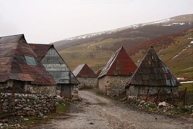 Mountain Village Lukomir Full Day Adventure Tour - Arriving in Lukomir