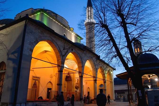 Private Walking Tour, Food Tasting and Bosnian Coffee in Sarajevo - Sebilj and the first look at Baščaršija
