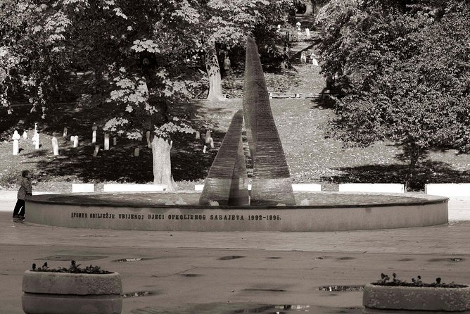SARAJEVO CONCEPTUAL ART TOUR (galleries, art and arhitecture) - A café break near Skenderija