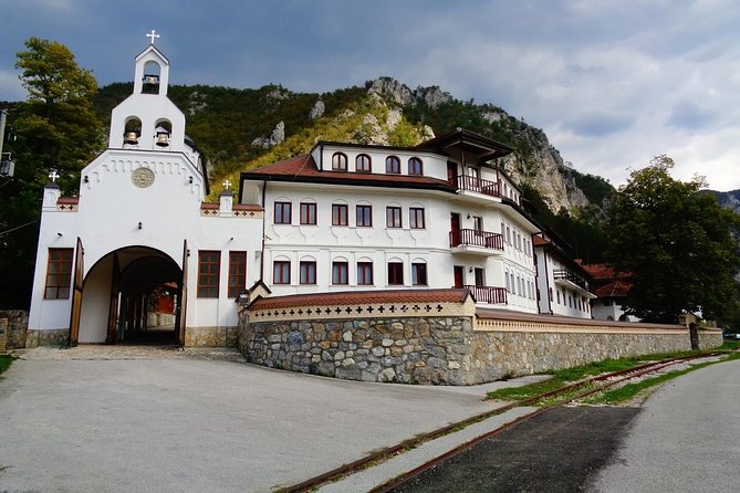 Sarajevo to Belgrade Full Day Tour one-way - Mokra Gora and the Šargan Eight