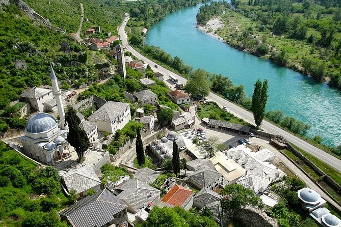 Sarajevo to/from Dubrovnik Transfer Tour via Mostar & Herzegovina - Guides, driving, and the human side of the day