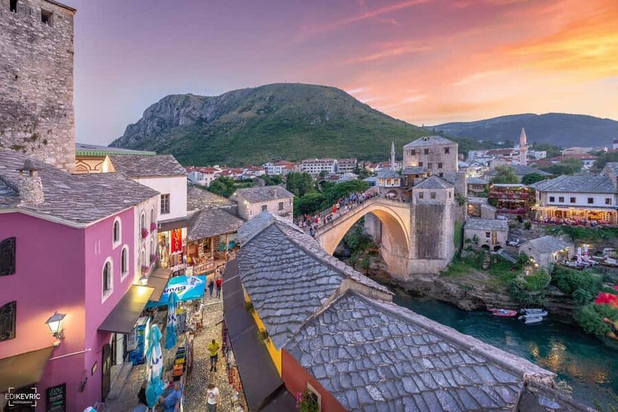 Split/Trogir: Mostar and Medjugorje Tour with Wine Tasting - Crossing from Croatia into Bosnia and Herzegovina