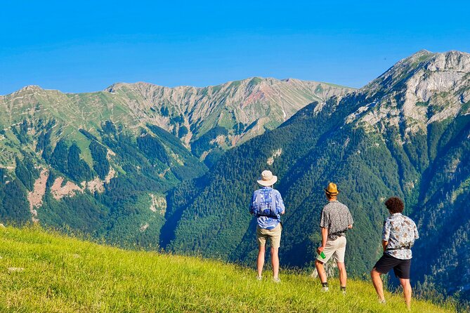Umoljani Village to Lukomir Village via Obalj Hike from Sarajevo - A picnic lunch makes the long day easier
